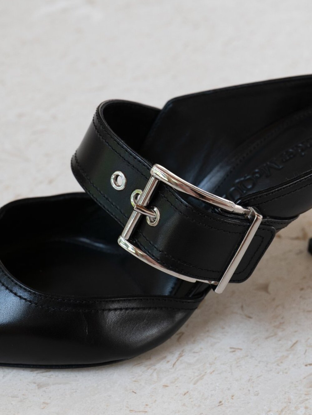 NWOB Alexander McQueen Punk Buckle Leather Mules EU 36 - Picture 5 of 7